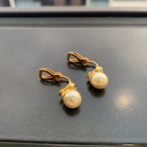 Women's Paddle Back Clip-On Earrings from Canada | Gold color - Picture 6 of 14